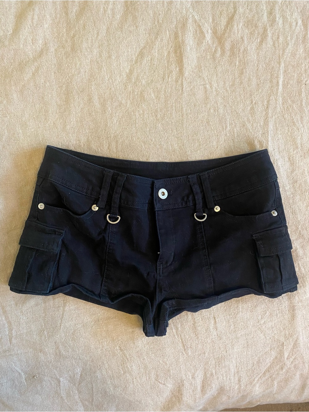 ARISEISM Women's Black Low-Rise Cargo Pocket Shorts